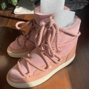brand new with box rose pink inuikii snow boots
